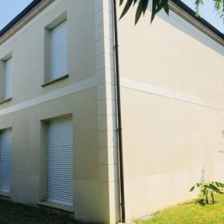 Nettoyage façades de maison, dans l'Ain et le Jura